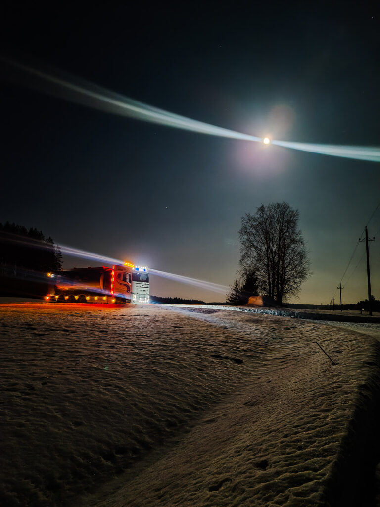 Kuljetus ja Urakointi Säisä Oy - Volvo FH